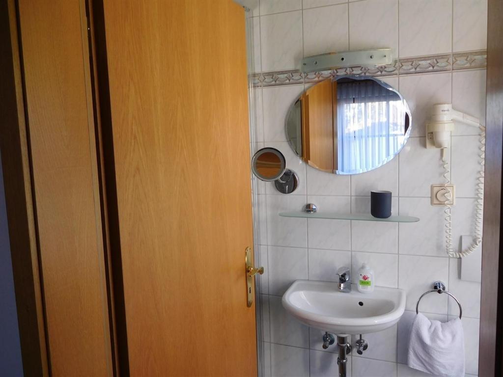 Inn Landgasthof Zur Gemütlichkeit Mombris Zimmer foto