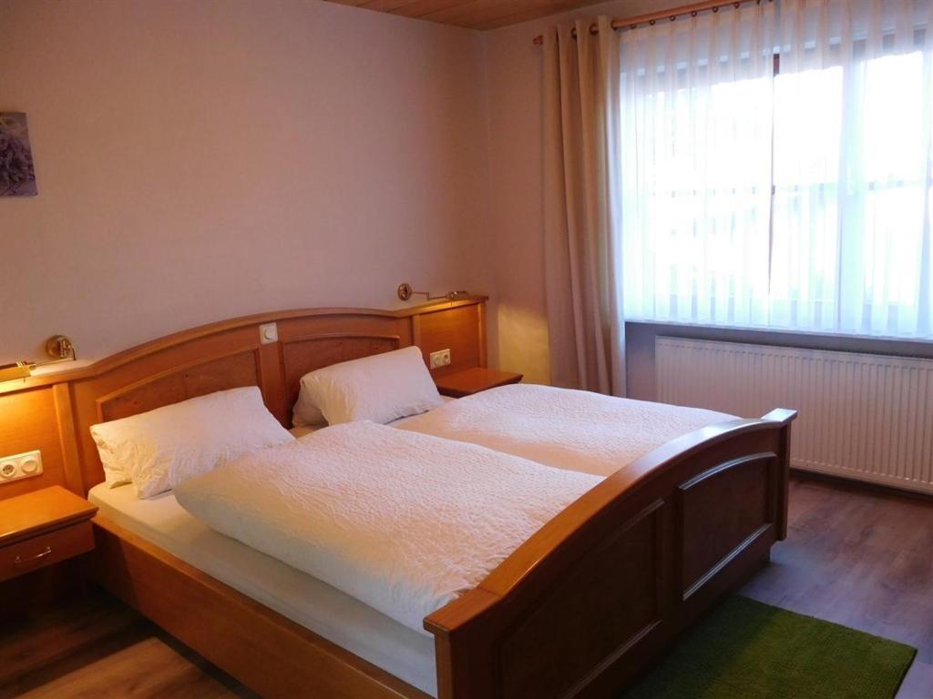 Inn Landgasthof Zur Gemütlichkeit Mombris Zimmer foto