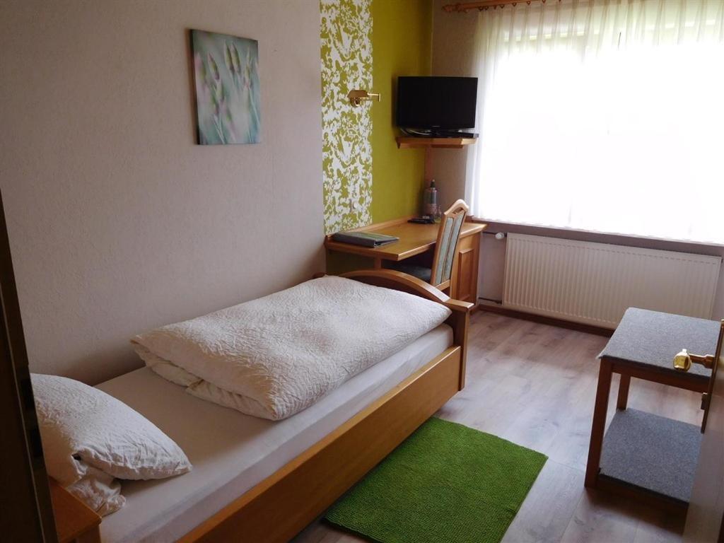 Inn Landgasthof Zur Gemütlichkeit Mombris Zimmer foto